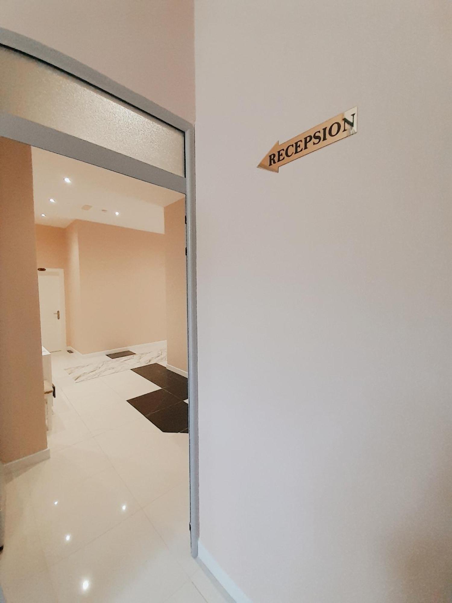 Hotel Restaurant Univers Shkodra Kültér fotó