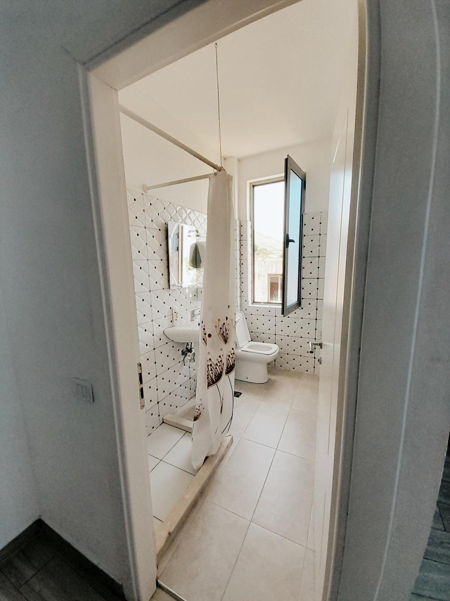 Hotel Restaurant Univers Shkodra Kültér fotó