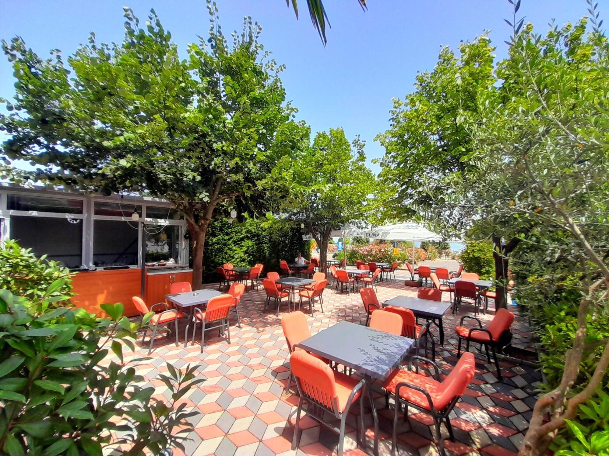 Hotel Restaurant Univers Shkodra Kültér fotó