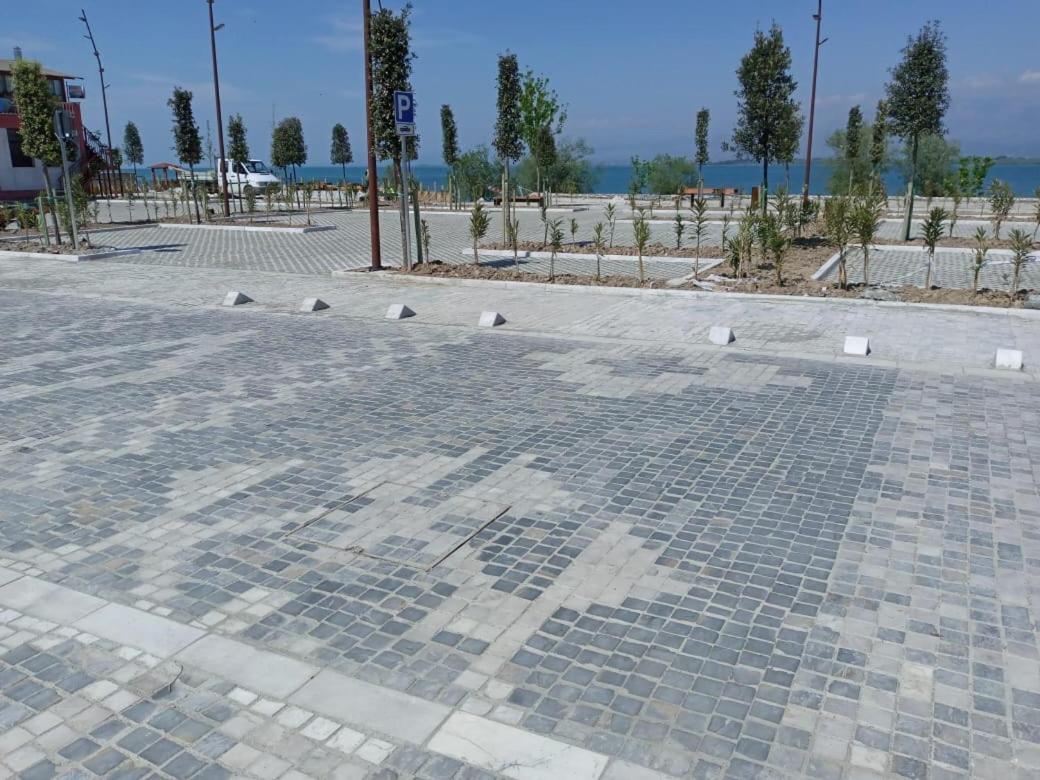 Hotel Restaurant Univers Shkodra Kültér fotó