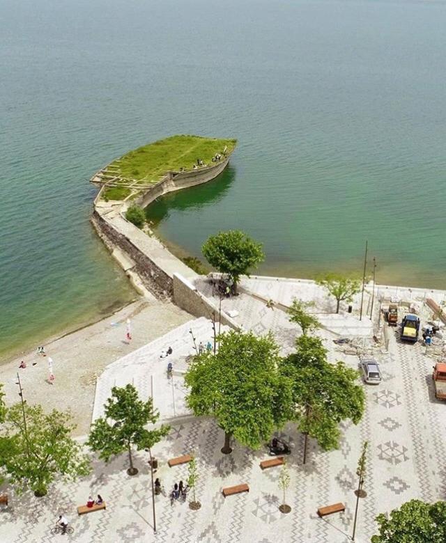 Hotel Restaurant Univers Shkodra Kültér fotó