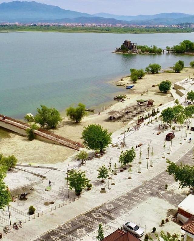 Hotel Restaurant Univers Shkodra Kültér fotó